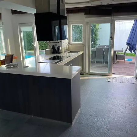 25 Minutes From Lisbon & 10 Min From The Sea With Private Pool & Jacuzzi